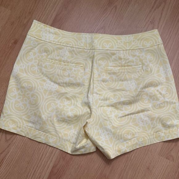 Juniper + Lime Yellow and White Geometric Shorts - Picture 6 of 10